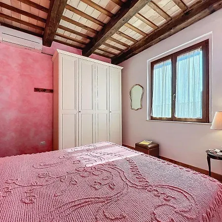 Holiday home Il Sentiero Del Poeta - *
